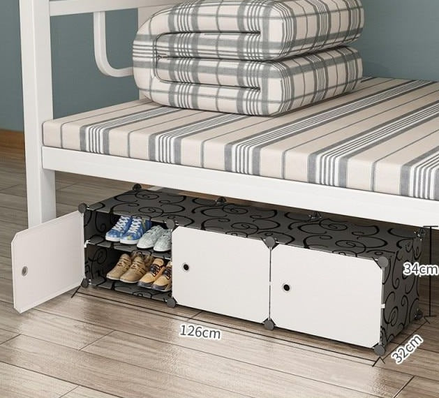 3 boites noires avec portes blanches